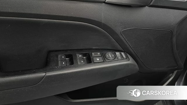 Hyundai Avante AD id 3829361 из Кореи 17