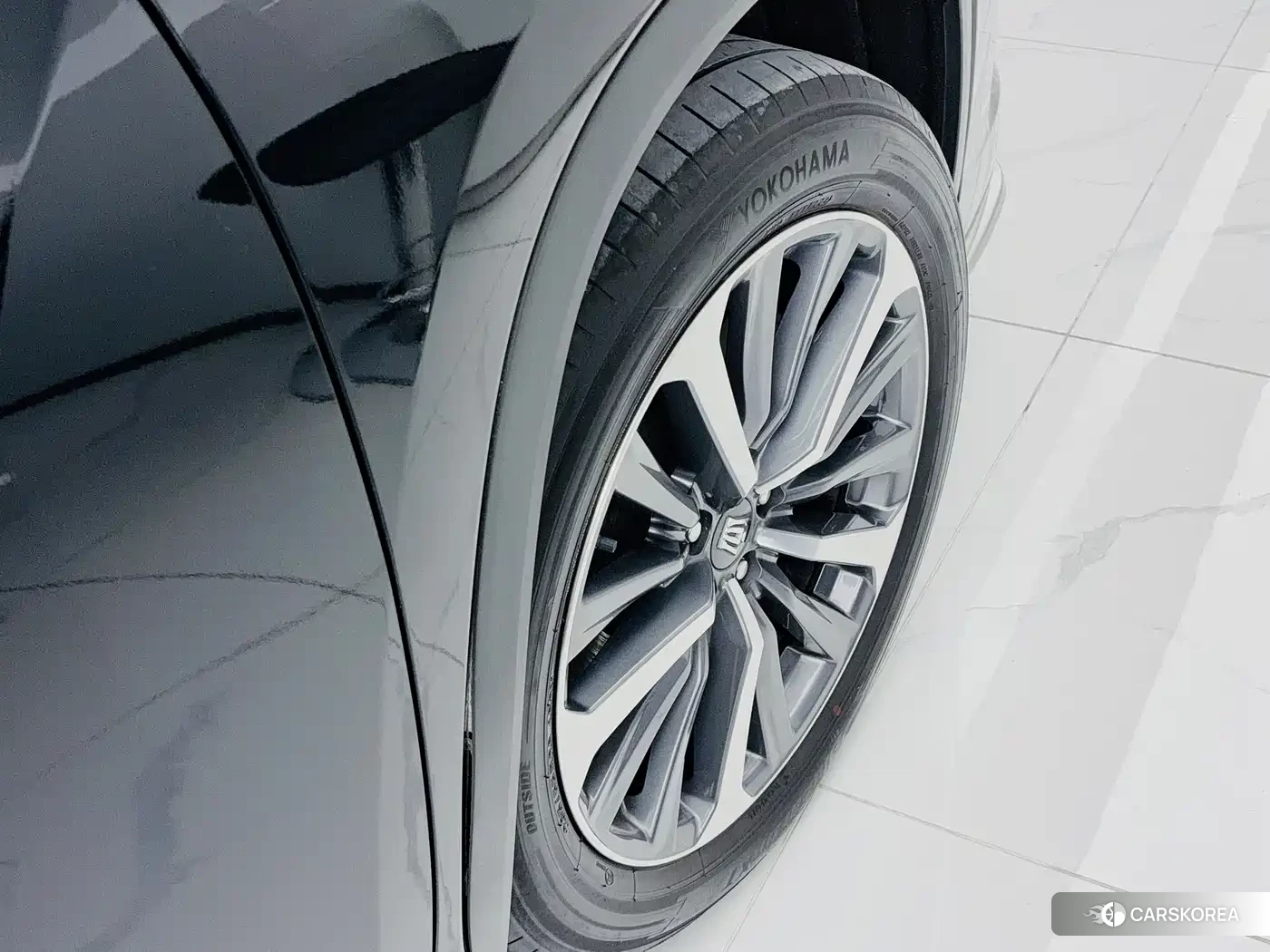 Toyota Crown id 4601837 из Китая 17