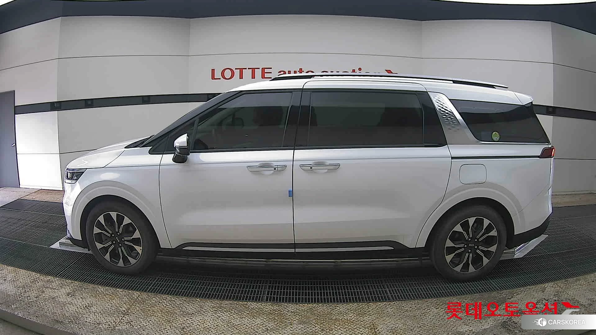 Kia Carnival id 3875736 из Кореи 35