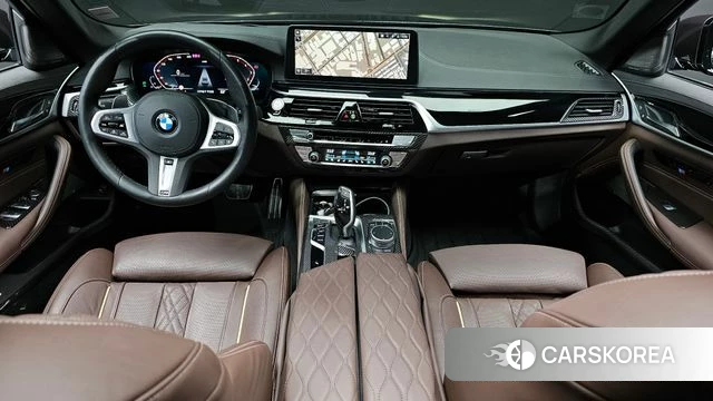 BMW 5 Series (G30) id 3838882 из Кореи 17