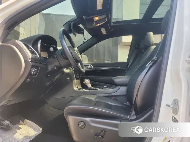 Jeep Grand Cherokee id 3671485 из Кореи 14