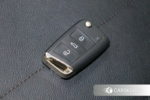 Volkswagen Sagitar id 4258569 из Китая 17
