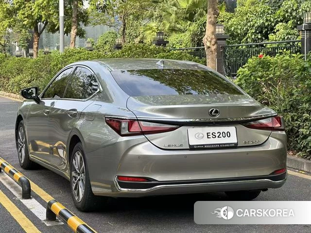 Lexus ES id 4291298 из Китая 10