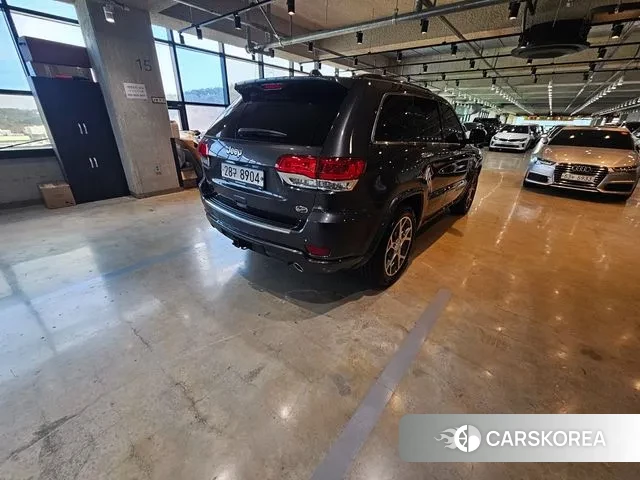 Jeep Grand Cherokee id 3742290 из Кореи 17