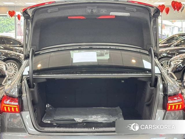 Audi A6L id 4275828 из Китая 25
