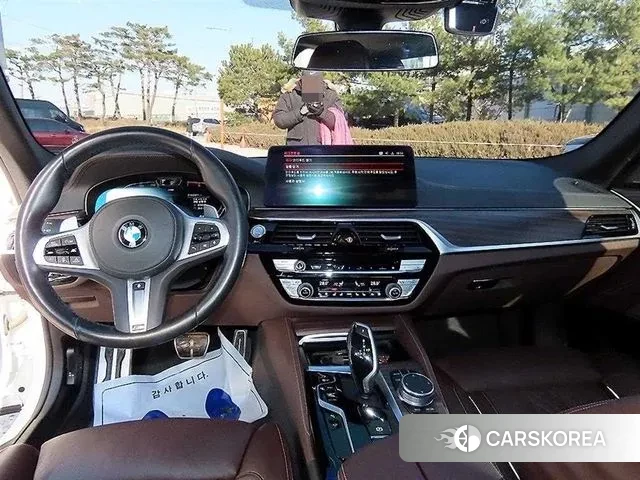 BMW 5 Series (G30) id 3640628 из Кореи 17