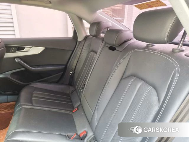 Audi A4L id 4212563 из Китая 7