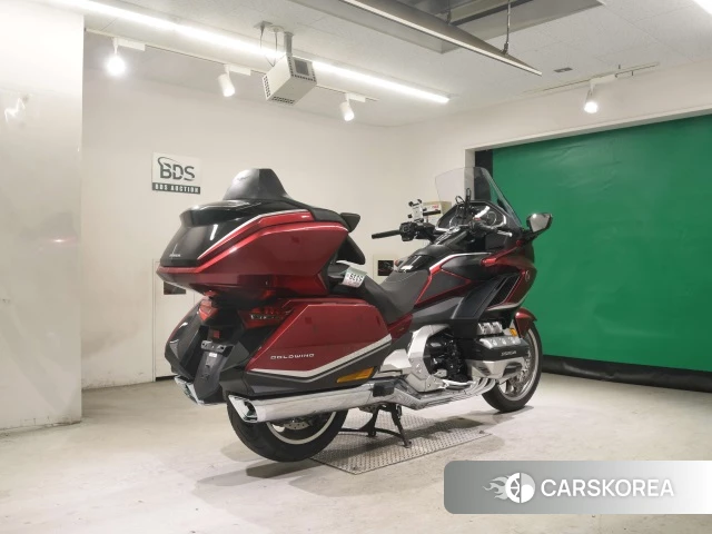 Проданный Honda GL1800 TOUR DCT 2022 из Японии, фото 5