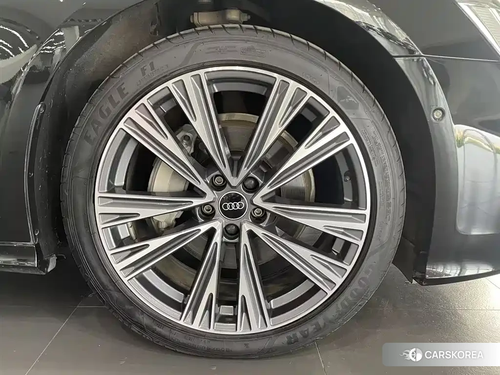 Audi A6L id 4515335 из Китая 15