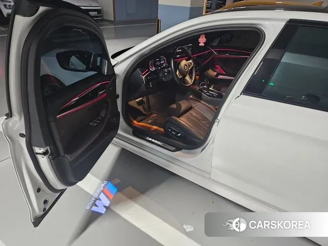 BMW 5 Series (G30) id 3021947 из Кореи 7