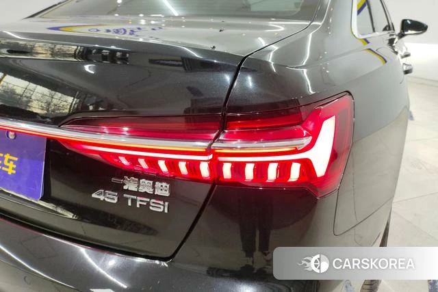 Audi A6L id 4211623 из Китая 14