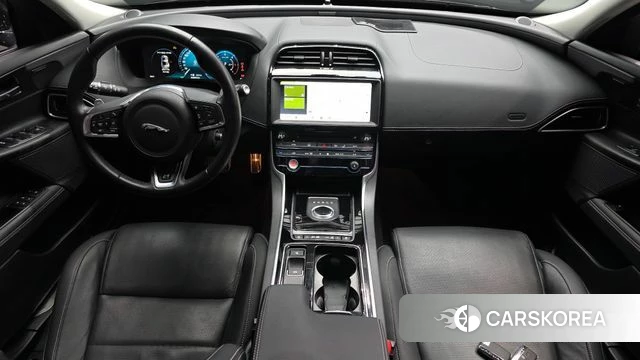 Jaguar XE id 3813932 из Кореи 17