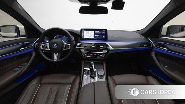 BMW 5 Series (G30) id 4186363 из Кореи 17