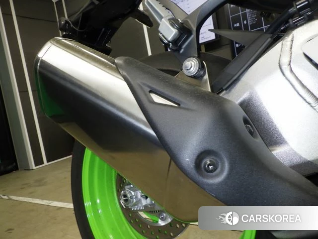 Kawasaki ZX-10R NINJA ABS id 3946858 из Японии 29