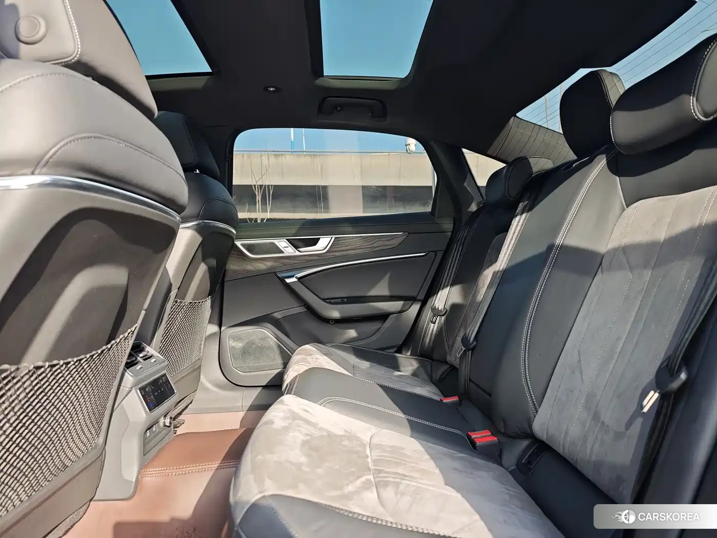 Audi A6L id 4576592 из Китая 7