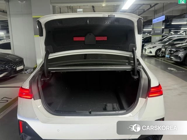BMW 5 Series (G60) id 4366258 из Кореи 17
