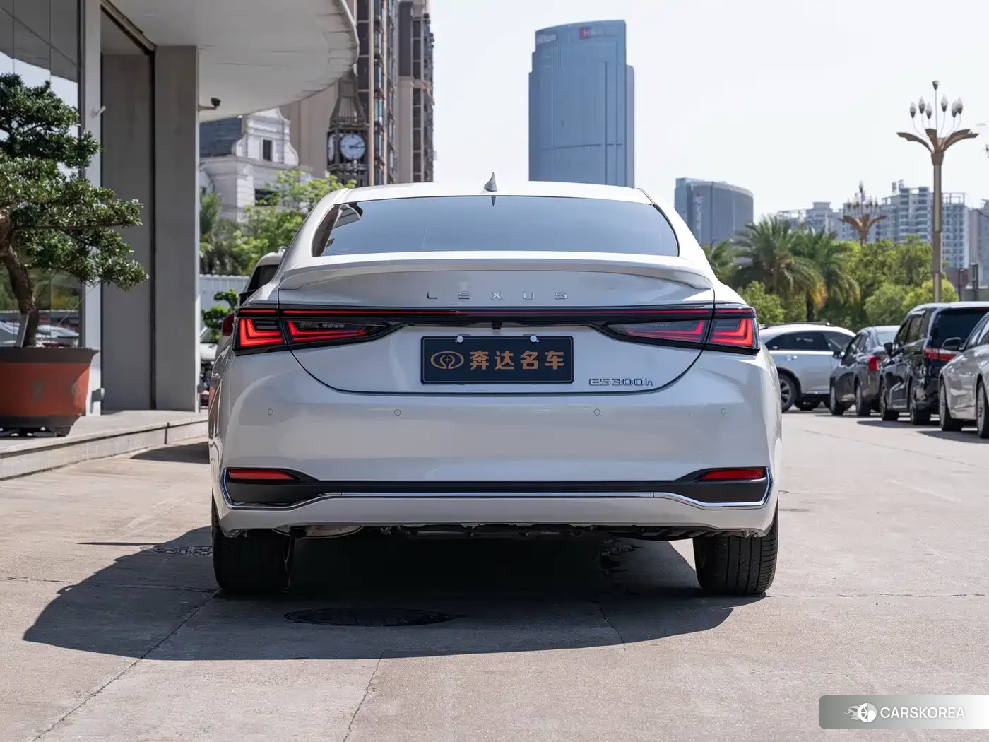 Lexus ES id 4649399 из Китая 17