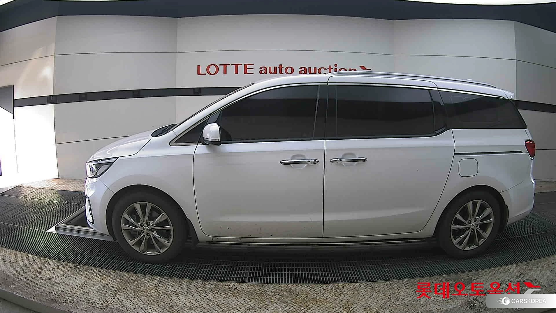 Kia Carnival id 3888409 из Кореи 34