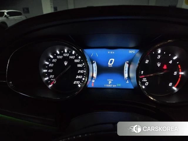 Maserati Quattroporte id 4595155 из Кореи 7