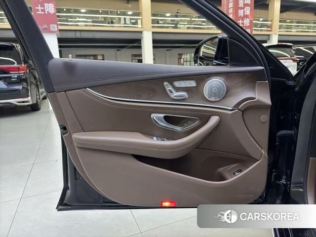 Mercedes-Benz E-class id 4299619 из Китая 11
