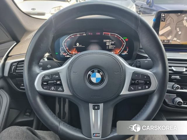 BMW 5 Series (G30) id 3798964 из Кореи 17