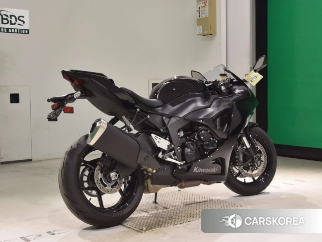 Проданный Kawasaki ZX-6R NINJA ABS 2025 из Японии, фото 4