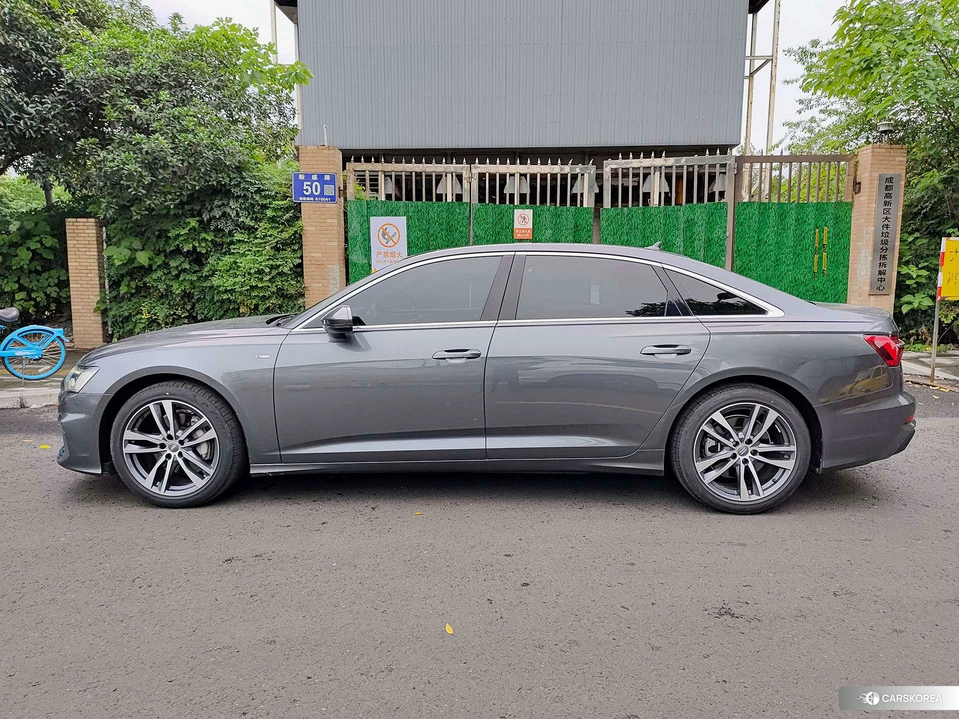 Audi A6L id 4454088 из Китая 8