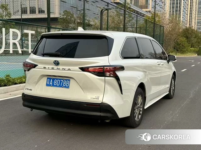 Toyota Saina id 4182698 из Китая 8