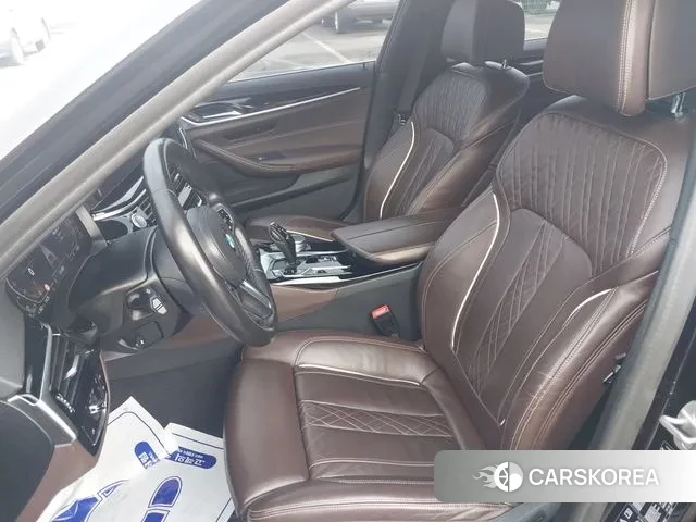 BMW 5 Series (G30) id 3586936 из Кореи 17