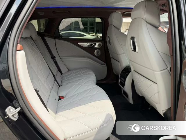 BMW XM id 4256308 из Китая 13