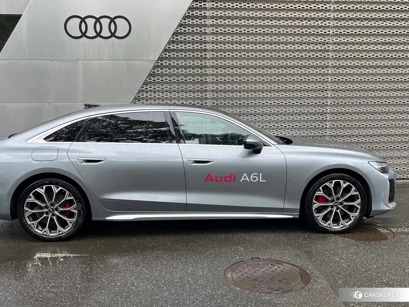 Audi A6L id 4680843 из Китая 9