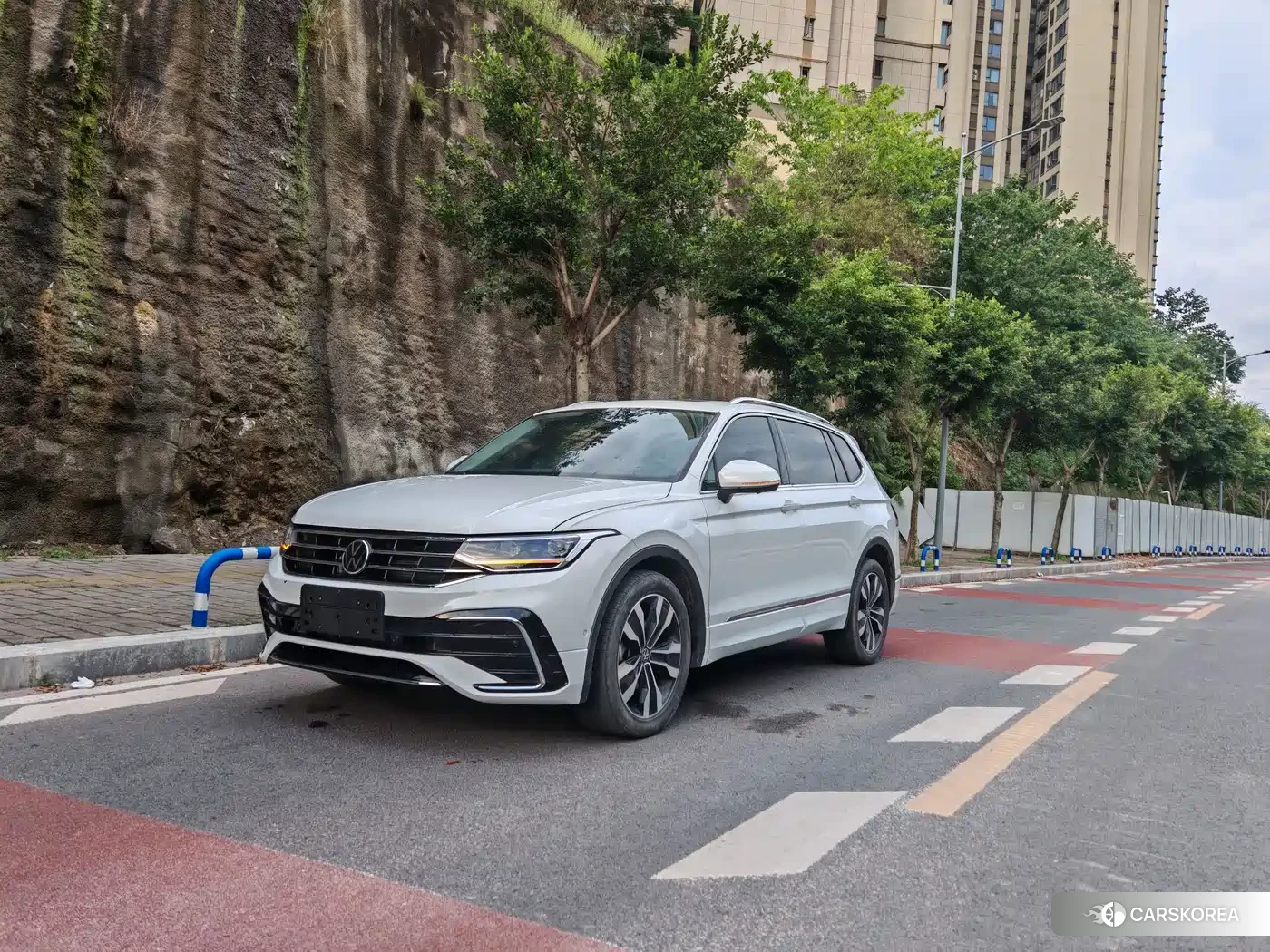 Volkswagen Tiguan L id 4628075 из Китая 7