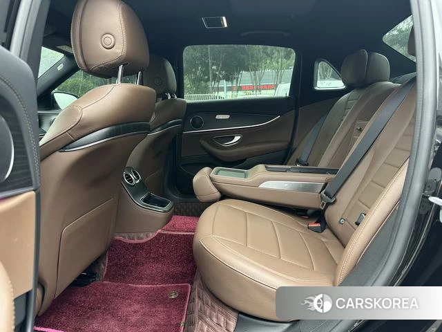 Mercedes-Benz E-class id 4290378 из Китая 22