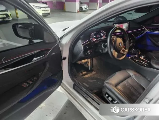 BMW 5 Series (G30) id 3457739 из Кореи 16