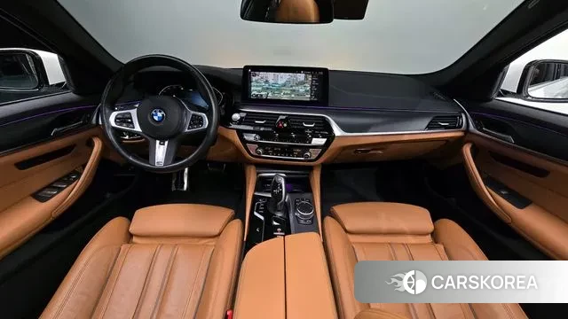 BMW 5 Series (G30) id 3458009 из Кореи 17