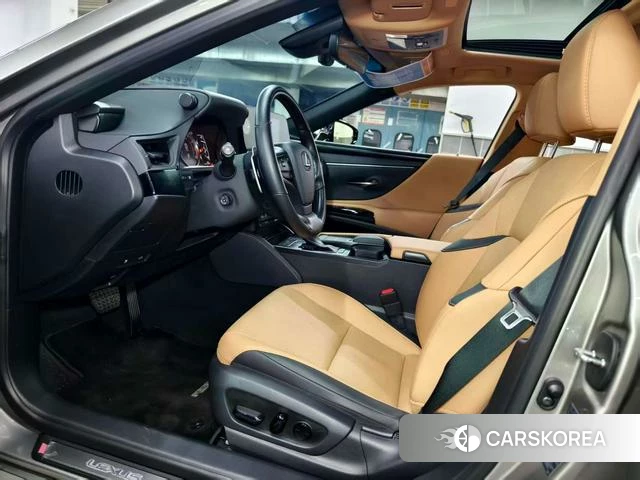 Lexus ES id 4220910 из Китая 19