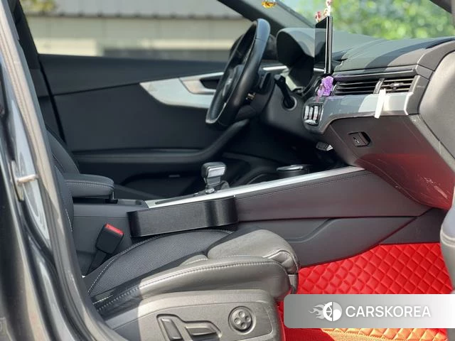 Audi A4L id 4272641 из Китая 14