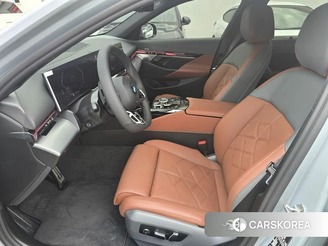 BMW 5 Series (G60) id 4407771 из Кореи 8