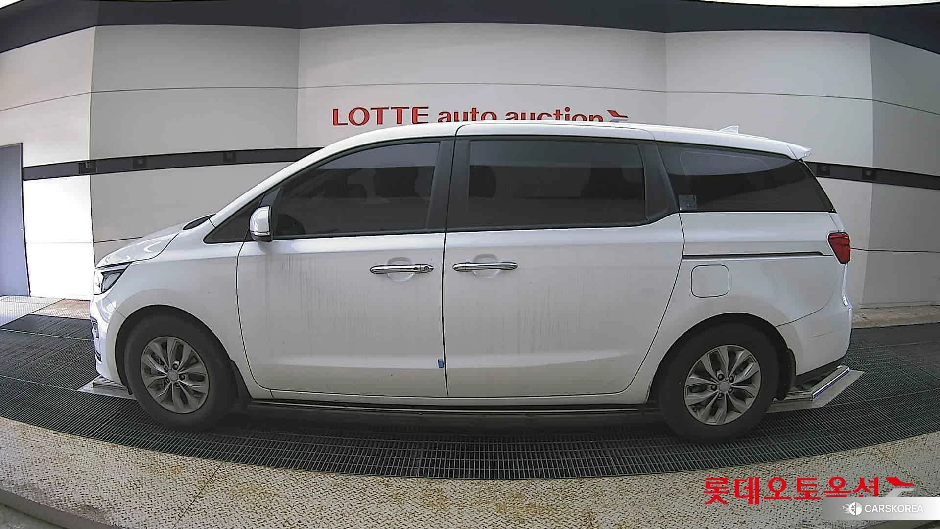 Kia Carnival id 4312611 из Кореи 35