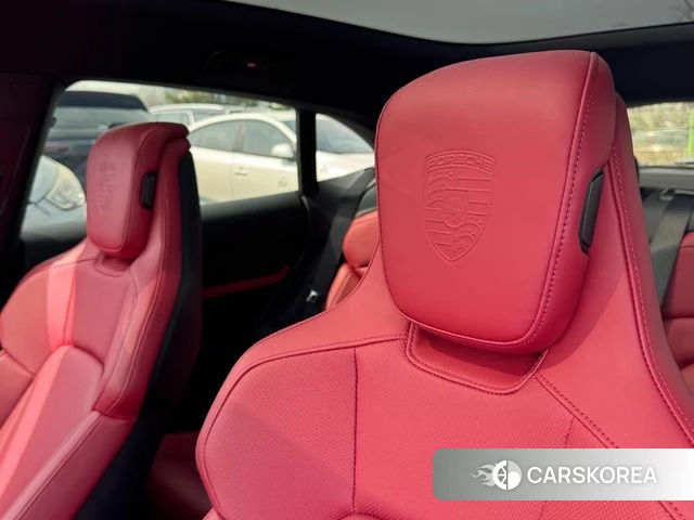 Porsche Taycan id 3883010 из Кореи 17