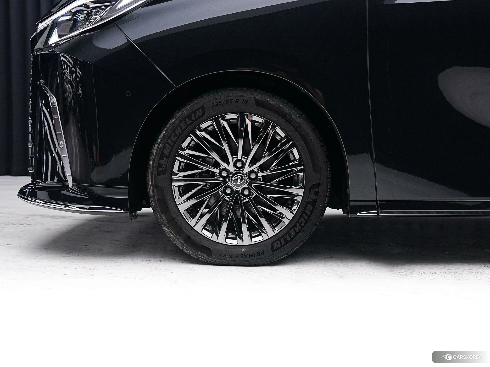 Lexus LM id 4454368 из Китая 18