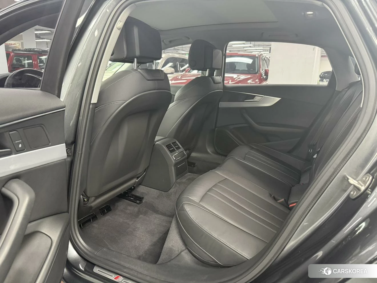 Audi A4L id 4461398 из Китая 15