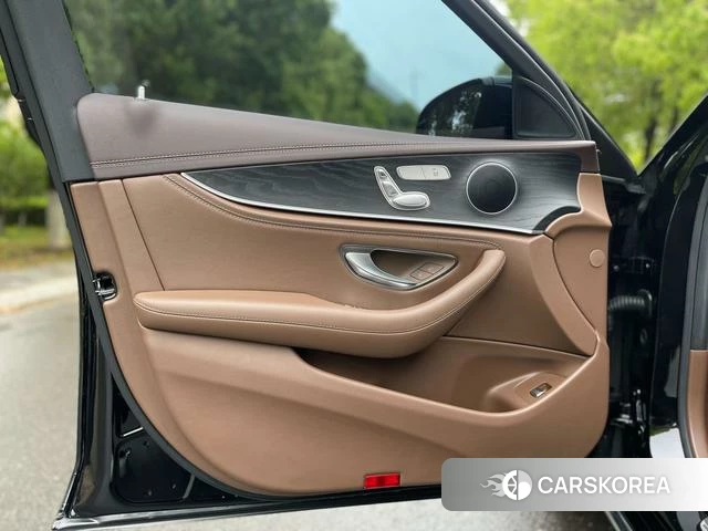 Mercedes-Benz E-class id 4260366 из Китая 17