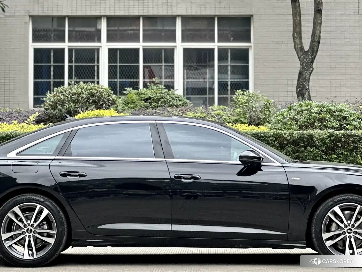 Audi A6L id 4599721 из Китая 7
