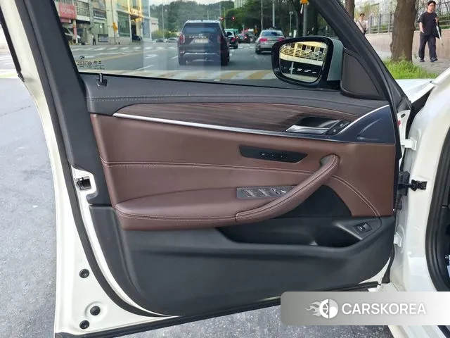 BMW 5 Series (G30) id 3070886 из Кореи 14