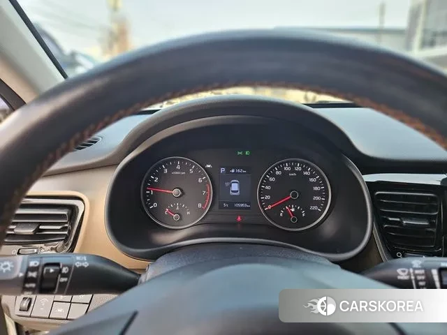 Kia Stonic id 3779067 из Кореи 17