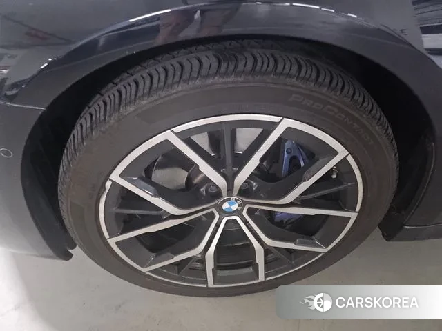 BMW 5 Series (G30) id 3021387 из Кореи 17