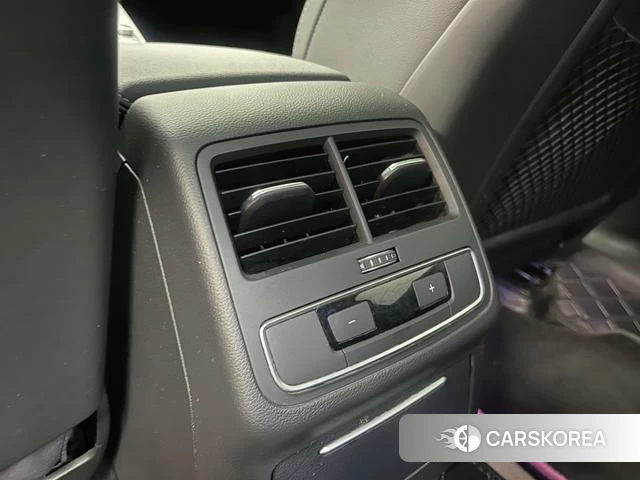 Audi A4L id 4394042 из Китая 18