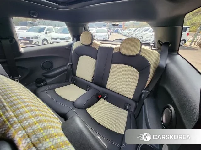 Mini Cooper S id 3372780 из Кореи 17