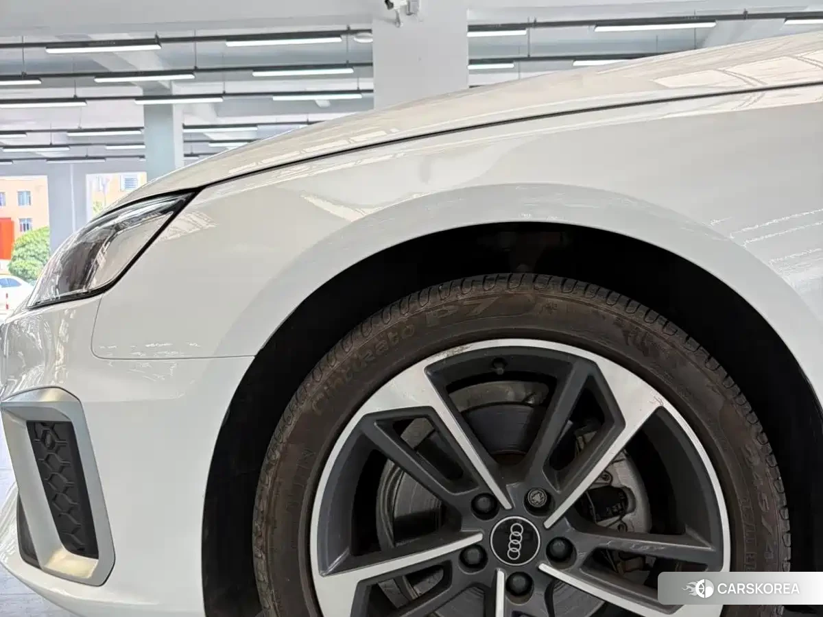 Audi A4L id 4628051 из Китая 14